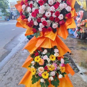 hoa-tuoi-linh-giang-dich-vu-hoa-tuoi-di-an-uy-tin-giao-nhanh-trong-ngay